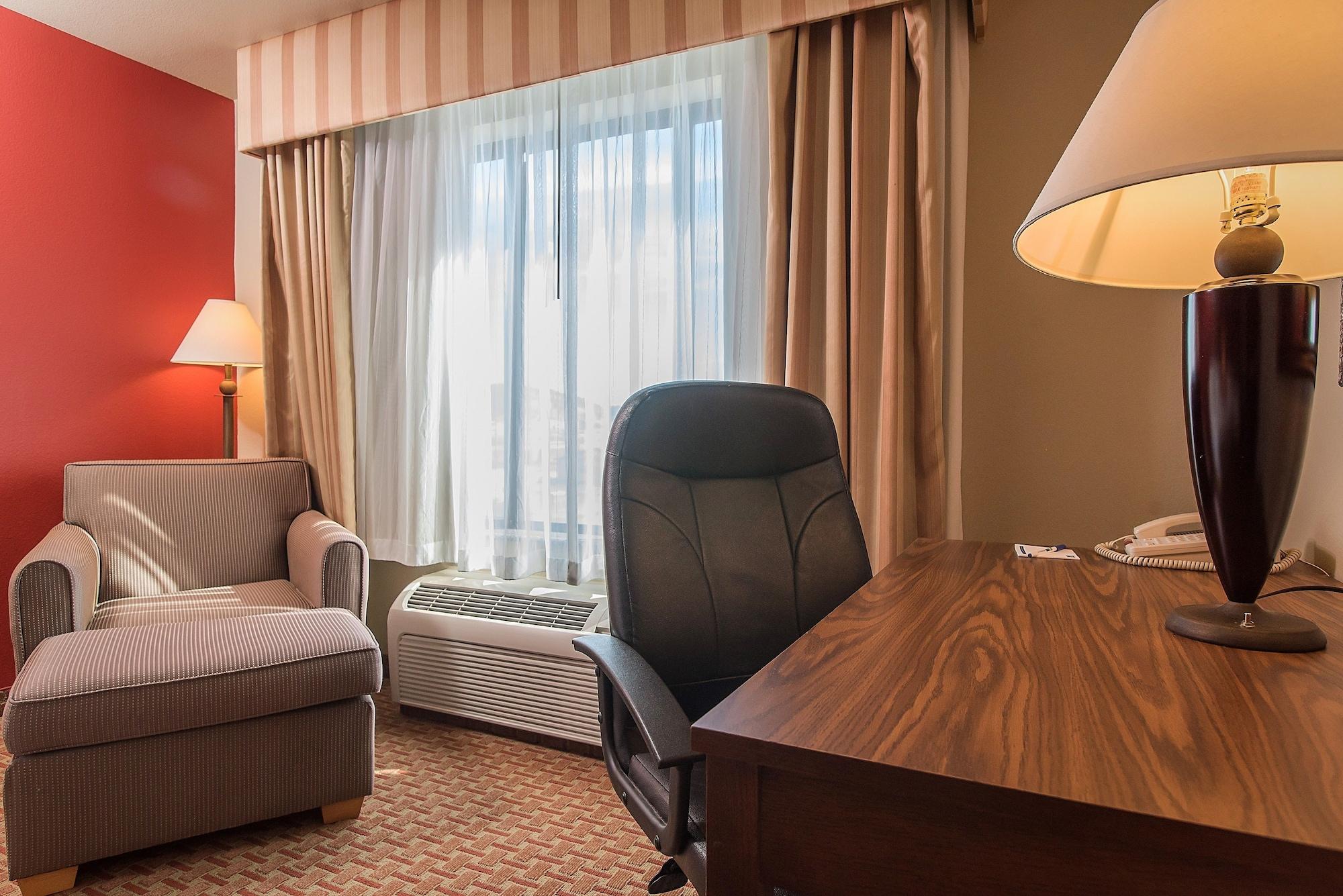 Baymont Inn & Suites By Wyndham Стърджис Екстериор снимка